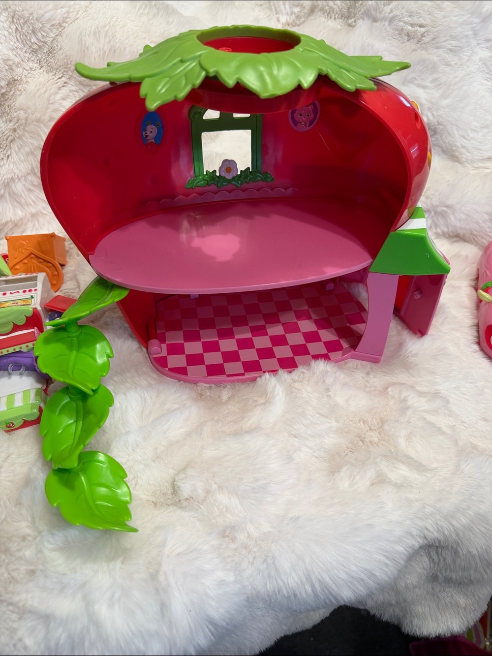 2009 Huge lot of Strawberry Shortcake dolls/accessories - Picture 6 of 12